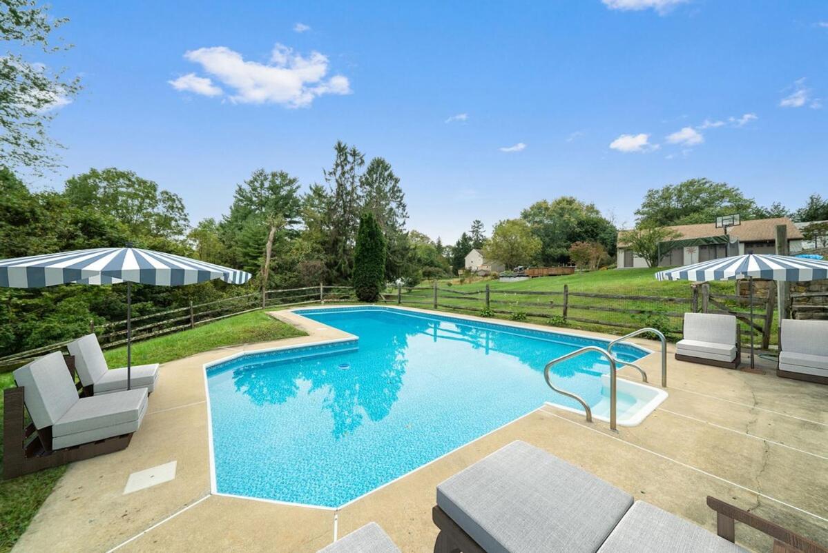 Comfort, Fun, & Charming - 5BR Oasis with Pool Coatesville Eksteriør billede